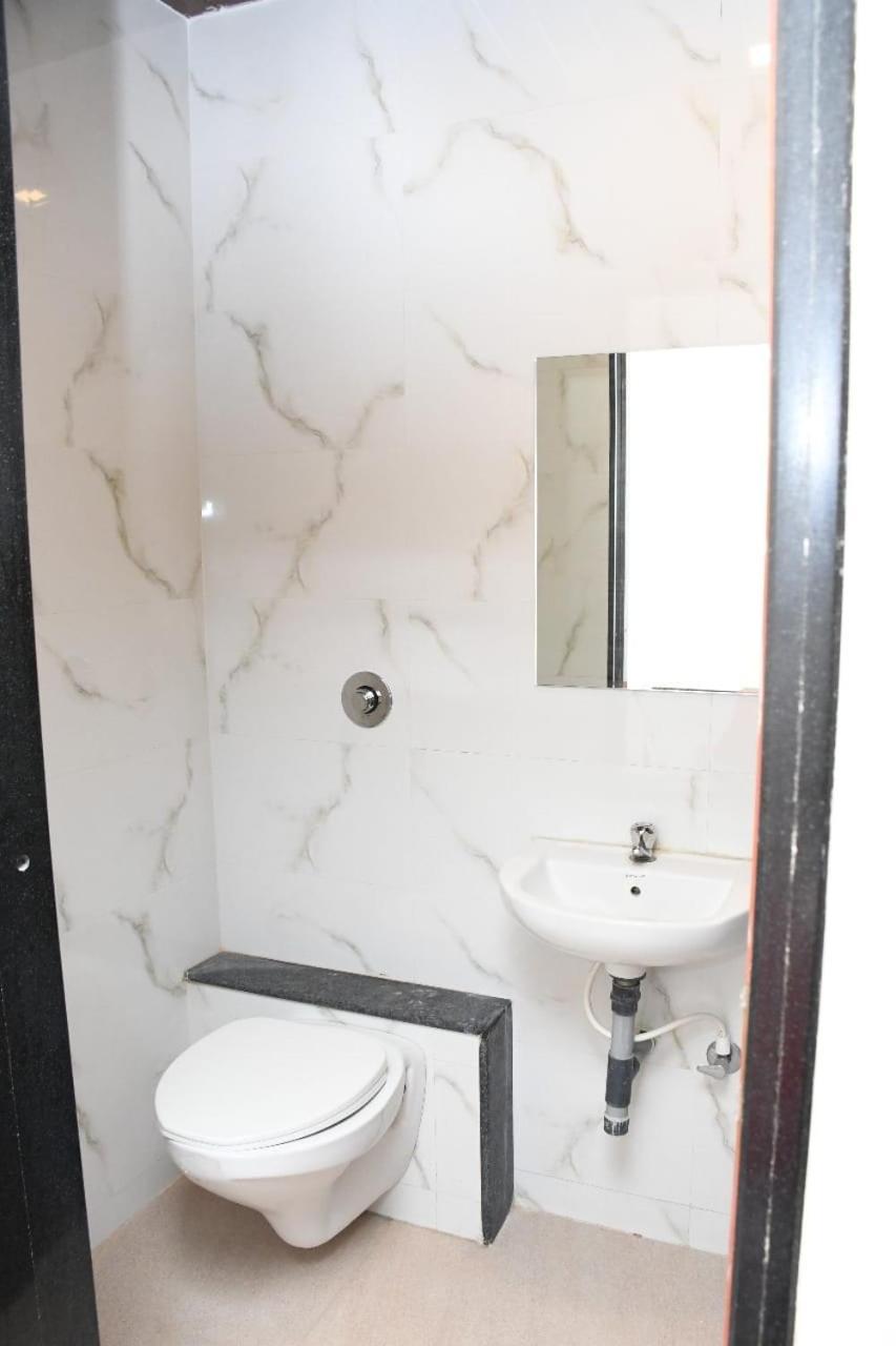 Hotel Sai Shatabdi Shirdi Eksteriør billede